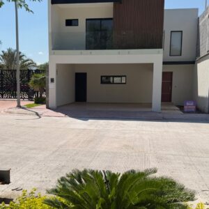 CASA NUEVA EN RESIDENCIAL BOSQUES