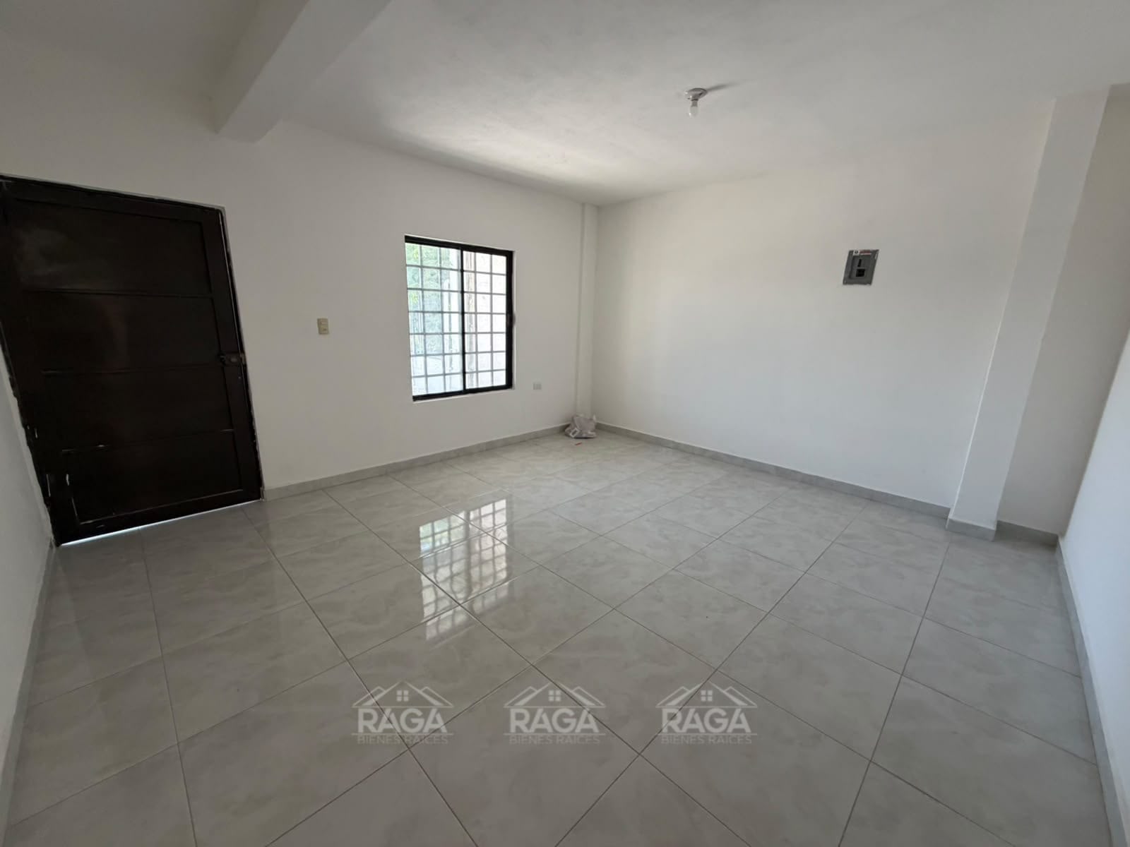CASA SOBRE AVENIDA LAS TORRES!!! AL NORTE DE LA CIUDAD - Imagen 19
