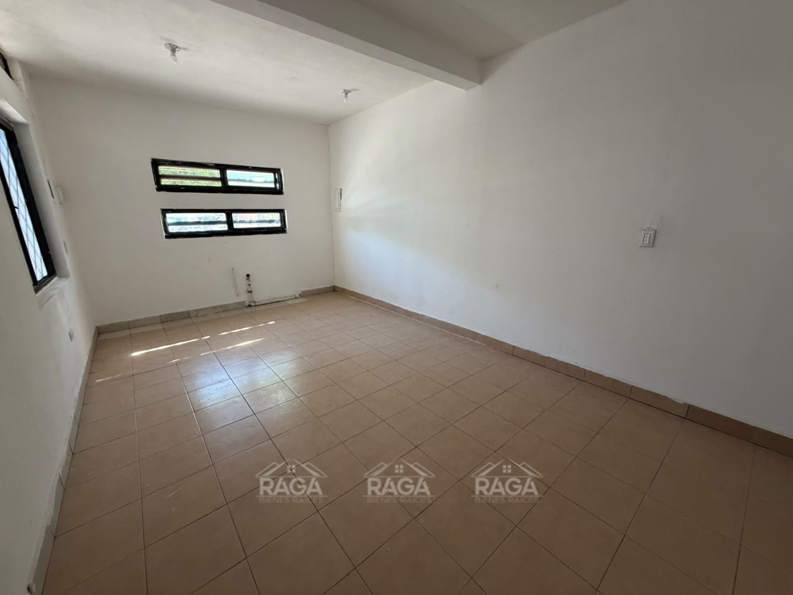 CASA SOBRE AVENIDA LAS TORRES!!! AL NORTE DE LA CIUDAD - Imagen 26