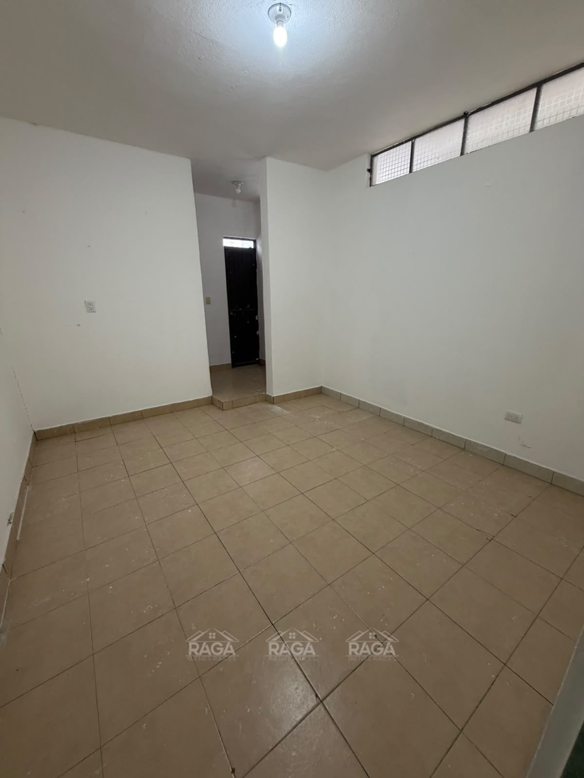 CASA SOBRE AVENIDA LAS TORRES!!! AL NORTE DE LA CIUDAD - Imagen 27