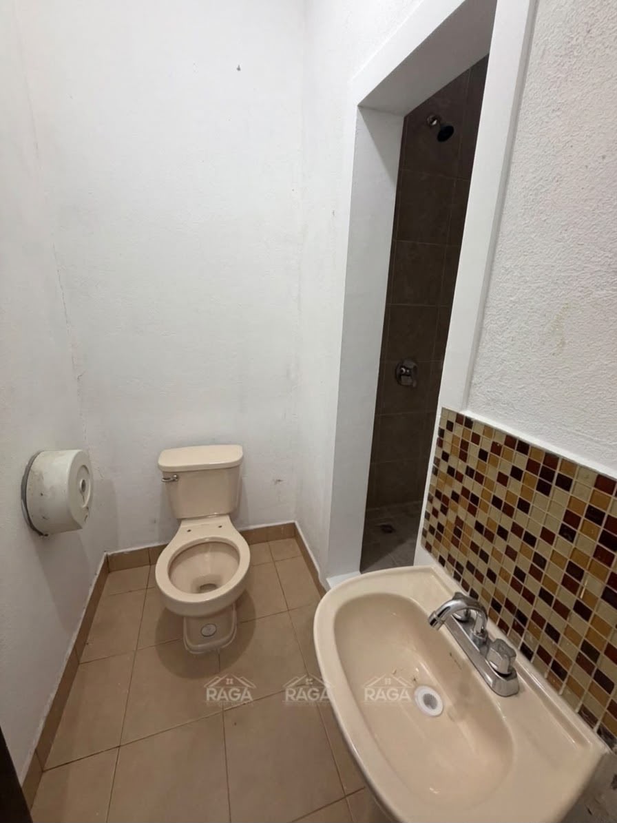 CASA SOBRE AVENIDA LAS TORRES!!! AL NORTE DE LA CIUDAD - Imagen 32